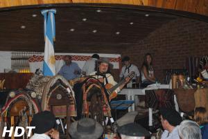El cantor Adri&aacute;n Maggi