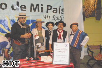 Ester junto a los cantores Beto Sosa, V&iacute;ctor Manuel, Eduardo Surace y El Chino Rolando