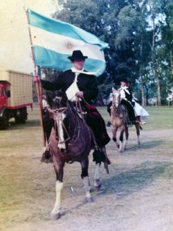 Osvaldo desfilando en El Rodeo